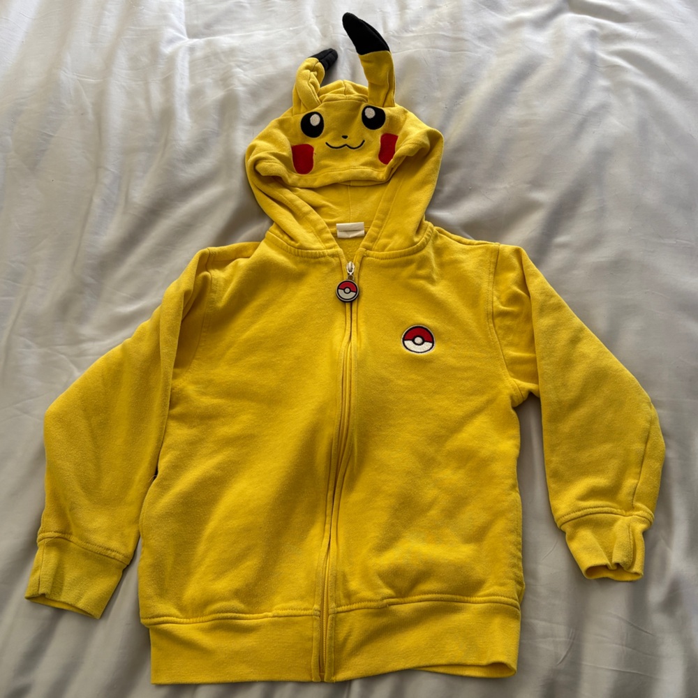 Pokémon hooded sweatshirt, youth small